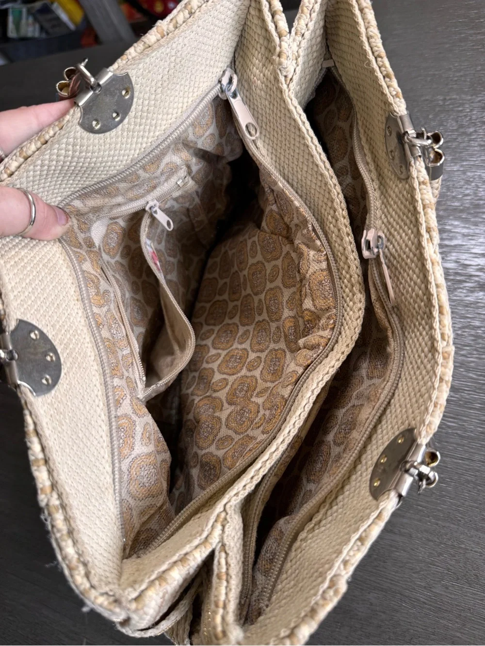 Meucci Italian Woven Shoulder HandBag Purse Tan Gold